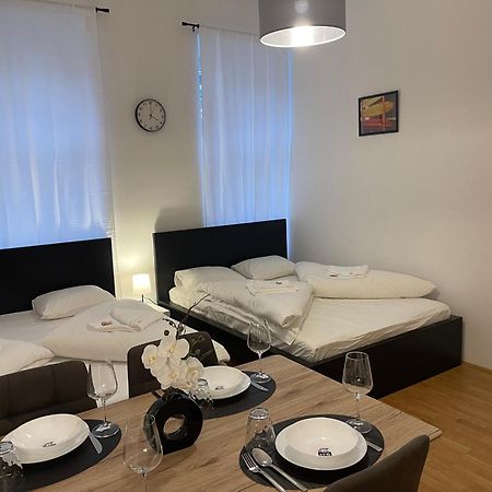 Cozy-5-Person Apartment In Vienna 5 Exterior photo